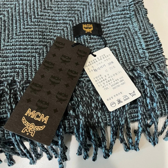 MCM NWT Scarf - Picture 5 of 7